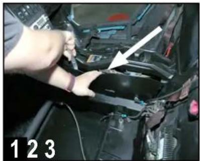 MB QUART MBQX-POD-1 - VEHICLE DISASSEMBLY - 1