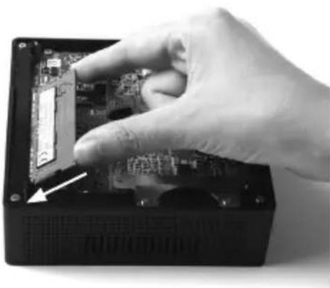 Zotac ZBOX MI642 nano - Installing a memory module - 1