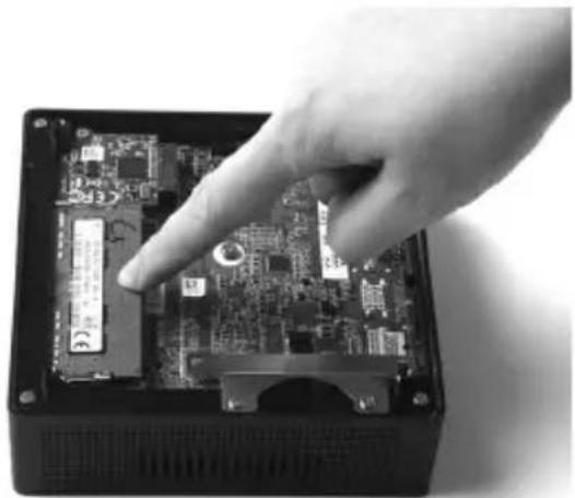 Zotac ZBOX MI662 nano - Installing a memory module - 2