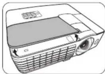 BENQ TH682ST9H - Replacing the lamp - 4