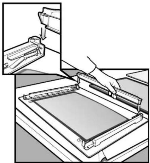 WESTINGHOUSE WVEP618W - Re-assembling the bottom trim (on selected models) - 1