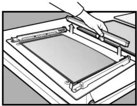 WESTINGHOUSE WVEP618W - Removing bottom trim (on selected models) - 1