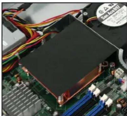 ASUS RS100-E4/PI2 - Installing the CPU heatsink - 7