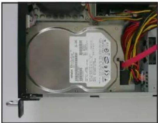 ASUS RS100-E4/PI2 - Installing Serial ATA drives - 4