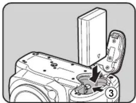 RICOH K-30 - Inserting/Removing the Battery - 3