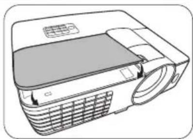BENQ MW821ST - Replacing the lamp - 11