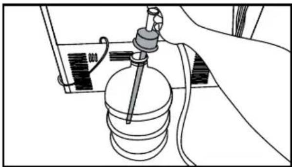 Line drawing of a gas collection apparatus with a cylindrical tank and tubing (no text or symbols).