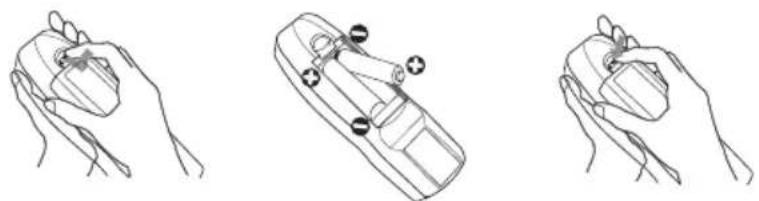 HITACHI CP-X443 - Putting batteries - 1