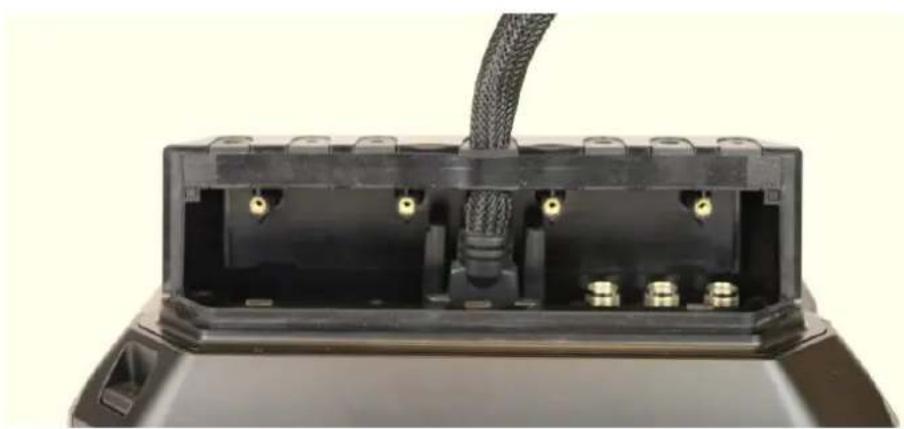 Advantech TREK-734 - A-4 Installing HDC cable - 3