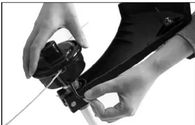 Sanli BCS260 - Attaching the trimmer head - bent shaft. - 1