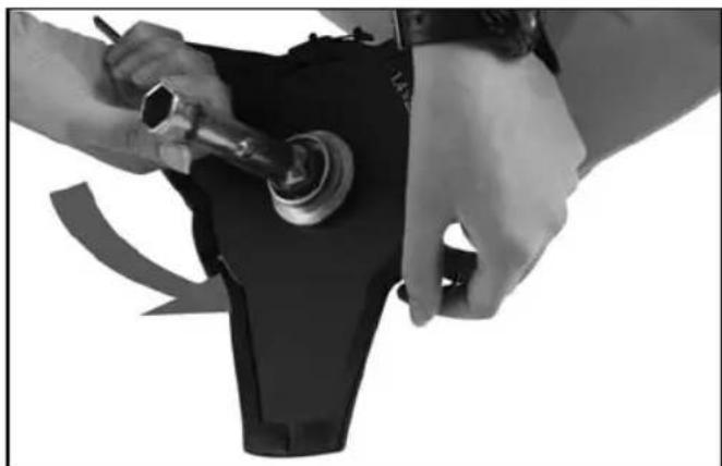 Sanli BCS260 - Attaching the cutting blade - 2