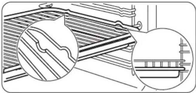 ZANUSSI ZCE65200WA - Wire shelf and the deep pan together: - 1