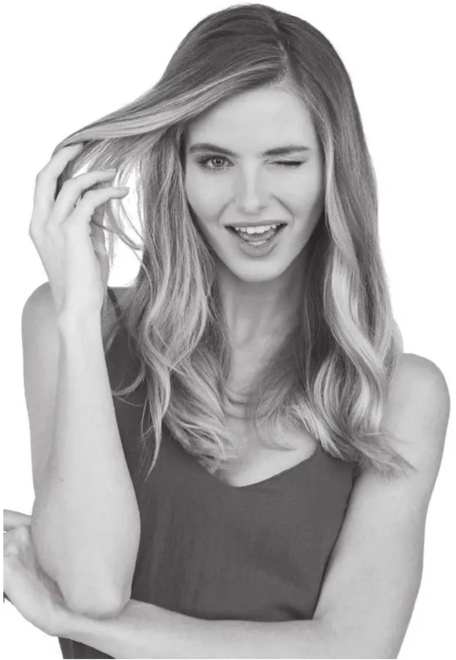 VS Sassoon Hydro Smooth Fast Dry VSD5573A - NEVER UNDERESTIMATE THE POWER OF A WOMAN WITH GOOD HAIR - 1