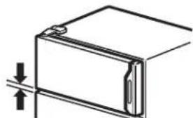 GE GTS18ABDBB - Re-hang the freezer door - 3