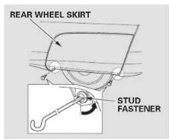 Honda Insight (2003) - Changing a Flat Tire - 1