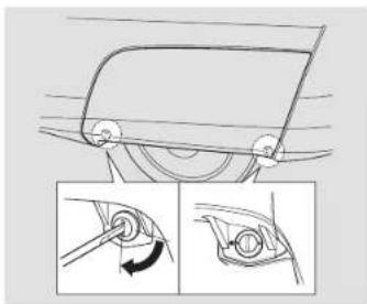 Honda Insight (2003) - Changing a Flat Tire - 3