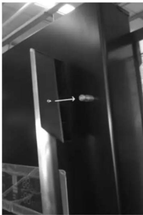 BAUMATIC B40DSS - Installing the fridge/ freezer handles - 5