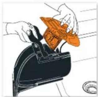 VAX Rapide Deluxe Pre-Treatment V-026PTS - Emptying the dirty water tank - 3