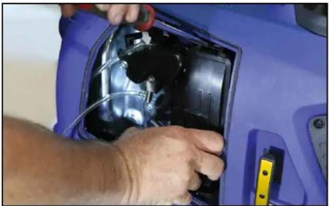 WESTINGHOUSE iGen4500s - Cleaning the Air Filter - 2