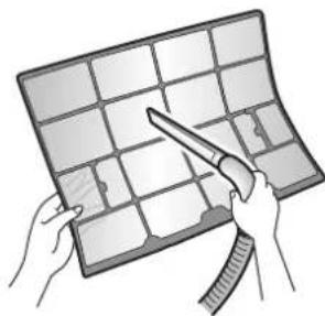 DAIKIN Alira X FTKM25WVMA - Wash the air filters with water or clean them with vacuum cleaner. - 1
