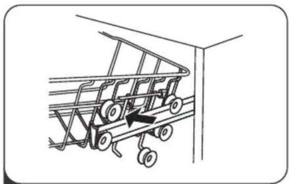 Line drawing of a shopping cart with wheels and an arrow indicating direction (no text or symbols)