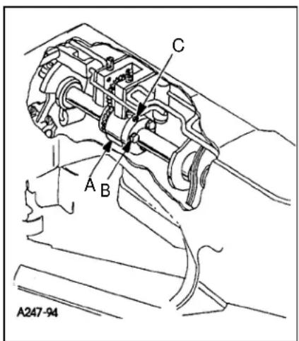 Union Special 35800BWDRG - SYNCHRONIZING NEEDLE AND LOOPER MOTIONS - 2