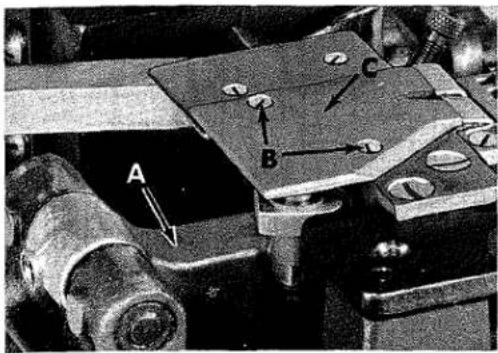 Union Special 56300VG - ADJUSTING LOWER KNIFE ON "AIR-KLIPP" CHAIN CUTTER - 1