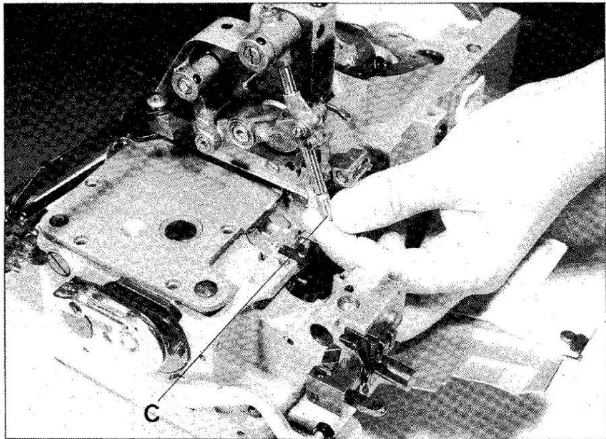 Union Special E8 - INSTRUCTIONS FOR SETTING ON AND ADJUSTING THE NEEDLE CONTROL MECHANISM (fig. 2) - 7