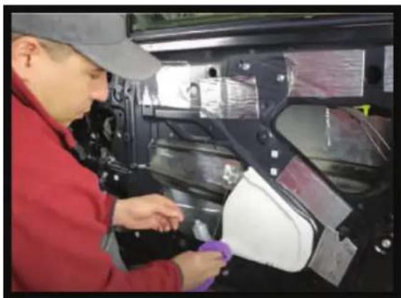 Soundskins SSK-CIVIC4DR - Sedan Door Kit Instructions - 4