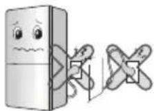 LG GC-B419WVQA - Do not allow the power plug to face upward or to be squeezed at the back of the fridge-freezer. - 1