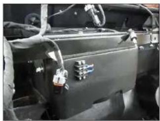 JL Audio Stealthbox SB-POL-GNRL/10TW3 - STEP 37 - 1