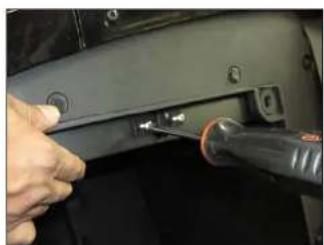 JL Audio Stealthbox SB-POL-SLINGSUBP/10W3v3-2 - CONNECTIONS - 7