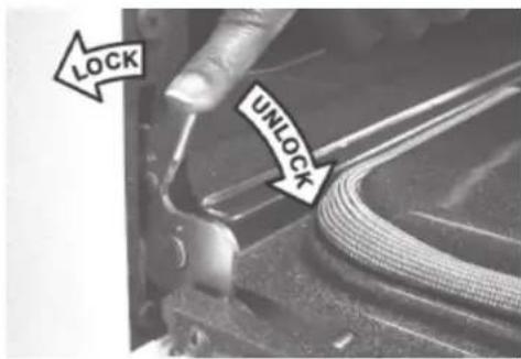 FRIGIDAIRE LFGF3027LB - Special door care instructions - Most oven doors contain glass that can break. Read the following recommendations: - 2