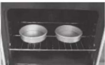 FRIGIDAIRE FGGF3076KB - Baking layer cakes with 1 or 2 oven racks - 2