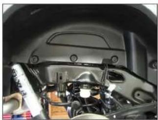 JL Audio Stealthbox SB-J-JL4DPAS/10TW1-2 - STEP 26 - 1