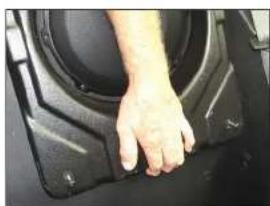 JL Audio Stealthbox SB-POL-SLINGSUBP/10W3v3-4 - STEP 13 - 1