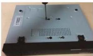 FLIR M3104E1 - To install the hard drive: - 7