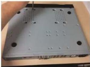 FLIR M42163 - To install the hard drive: - 5