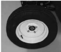 GEM eM1400 INTL (2013) - Wheel Installation - 1
