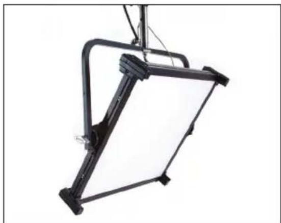 Kino Flo Celeb 401Q LED - Yoke Mount - 1