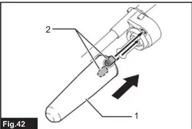 MAKITA GCV05 - Disposing of dust - 2