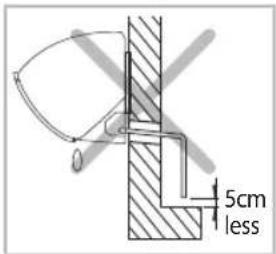 SAMSUNG AR18JQFNEWK/MG - Installing and connecting the drain hose of the indoor unit - 1
