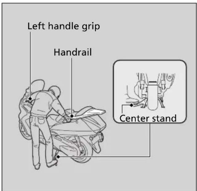 Honda Abs Wing (2013) - Using the center stand - 1