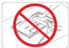 SAMSUNG U32H750UMM - Removing the Stand (U32H750UM\* / U32H850UM\*) - 6