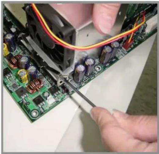 ASUS AP1700 - Installing the CPU heatsink and fan - 3