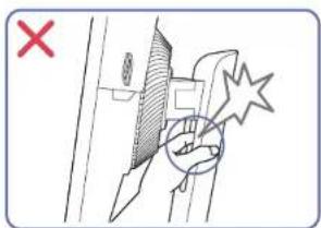 SAMSUNG S32AG322NI - Precautions for moving the product - 6