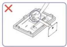 SAMSUNG S24A400UJI - Precautions for moving the product - 4