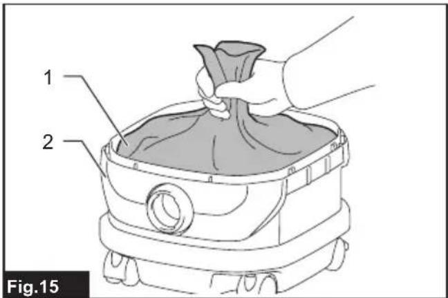 MAKITA GCV04 - Vaciado del tanque con la bolsa de polietileno - 1