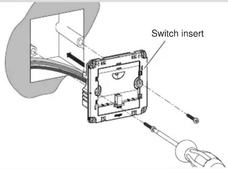 HAGER WGCXHKTRFIDKB - Installing the device into the wall box - 1