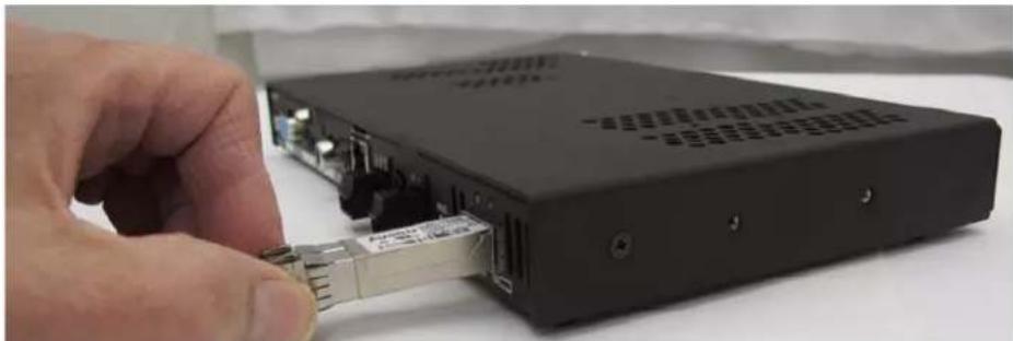 AMX DGX-I-DXF-MMD - To remove and replace an SFP+ fiber optic transceiver: - 3